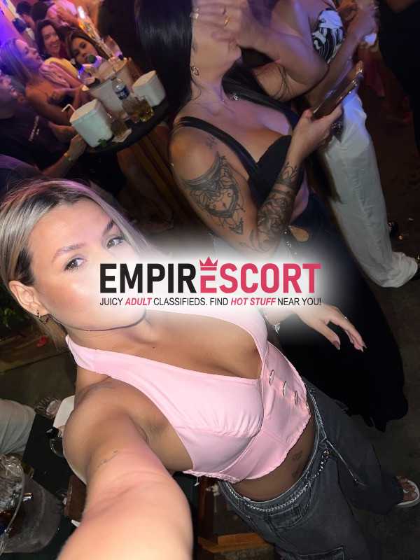 sou karla estou pela primeira vez em na cidade . sou uma acompanhante de alto padrão. sou uma loirinha cabelo curto de seios bem durinhos e de um bumbum bem empinado. sou bem cheirosa e bem safada na cama. adoro fazer o estilo namoradinha carinhosa e bem putinha pra você venha me conhecer. meu atendimento e somente com hora marcada manda uma mensagem e venha me fazer ficar bem molhadinha faço estilo namoradinha