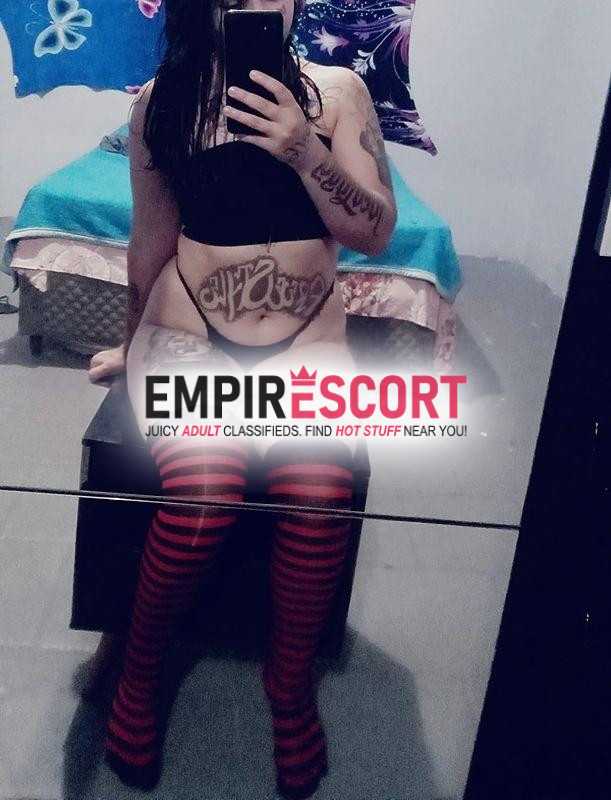 yorrana bonequinha tatoada bem novinha chama pra fotos