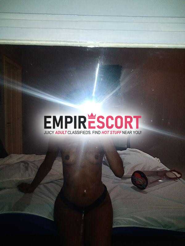 kyra 
sem local so atendo em motel 
feriado e calor 
nada melhor que uma foda pra melhor as coisa cuida vem gozar gostoso 💦