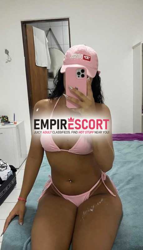 diadema acompanhante disponível aqui na cidade