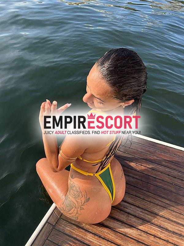 sou uma mulher linda feminina e muito carinhosa ideal para quem busca momentos agradáveis leves e cheios de conexão. discreta educada e cheirosa