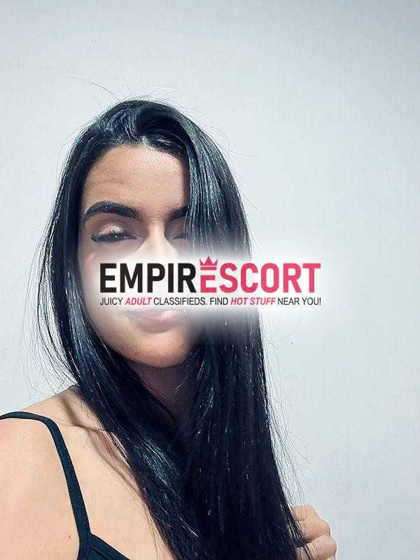 branquinha magra com curvas e com um oral de arrepiar