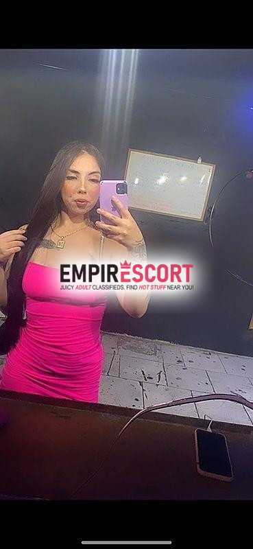 morena novinha toda natural com local sem frescura