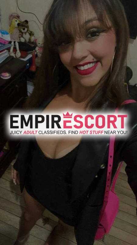 aventureira de sorriso encantador