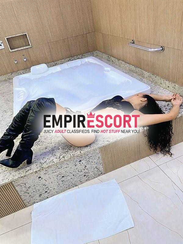 cheguei para satisfazer todos os seus desejos