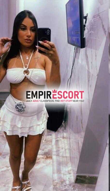 radyja morena sexy com uma pegada de tirar o fôlego