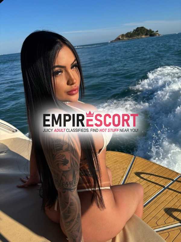 oi meu nome é fernanda dias tenho 25 anos e sou natural de caruaru brasil. sou uma acompanhante carinhosa apaixonada e muito educada. estou ansiosa para conhecer pessoas e proporcionar momentos especiais e inesquecíveis. sou magra e estou disponível para atender em hotéis domicílio e também tenho local próprio. além disso posso ser companhia perfeita para casais sou namoradinha ideal posso dar atenção especial às mulheres e também animar despedidas de solteiro