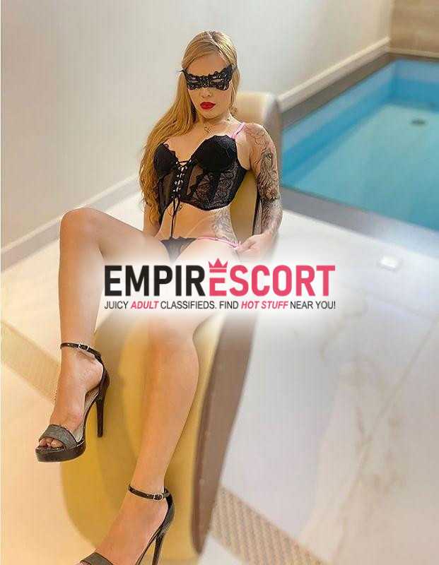 dona de uma buceta e cuzinho bem rosadinhos disponível 24h pra foder
