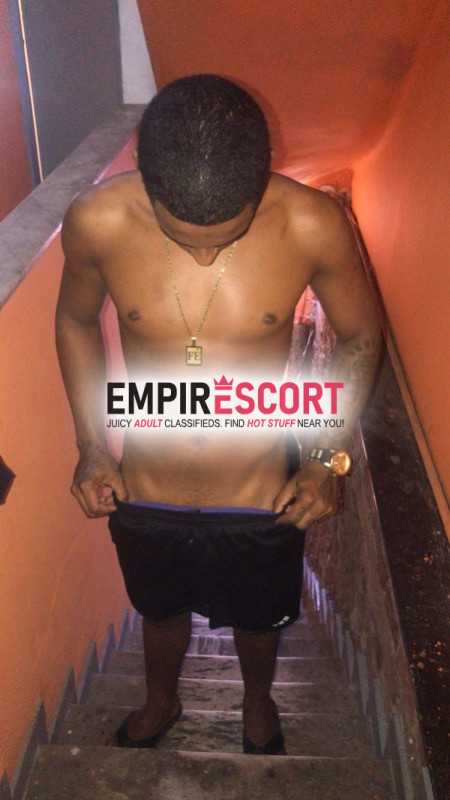 moreno alto tatuado 100 ativo 21 cm de pica bem dura🔥😈