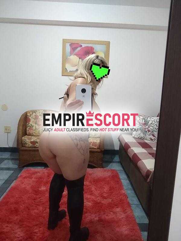 loira de parar o trânsito