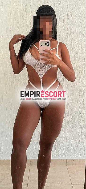 samara morena linda e simpática. local em capim macio próximo ao ccab sul