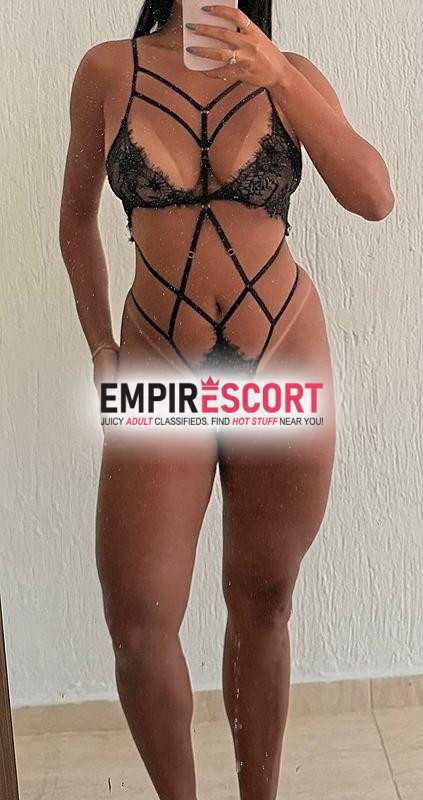 samara morena linda e simpática. local em capim macio próximo ao ccab sul