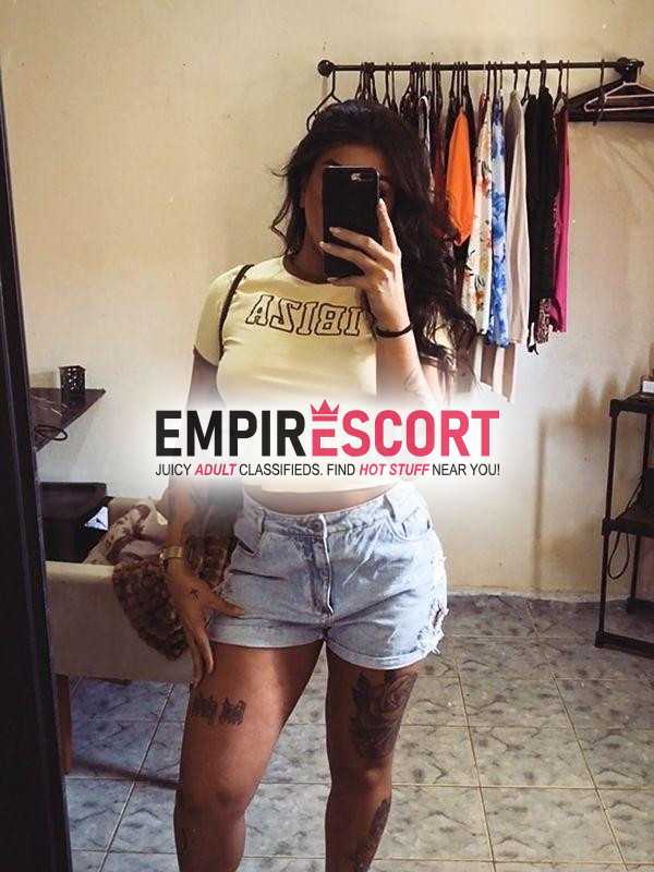 branquinha tatuada com local versátil 21 cm massagem tântrica.