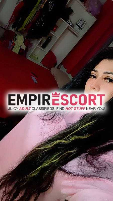 morena boneca sensual