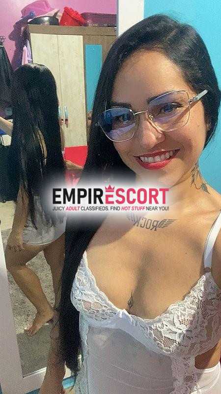 coroa rabuda do anal apertadinho disponível com local próprio e chamadas de vídeo