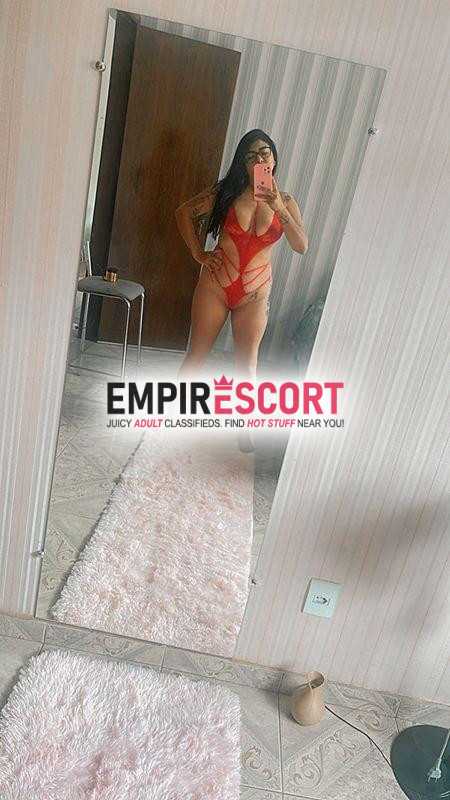 morena tatuada estilo namoradinha