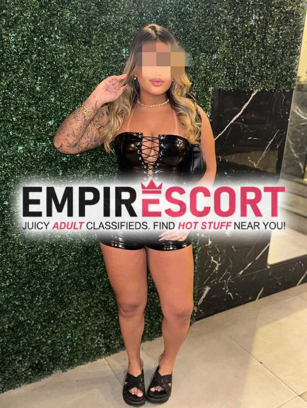 loira elegante e cheia de charme para homens de bom gosto