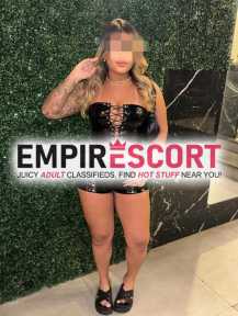 loira elegante e cheia de charme para homens de bom gosto