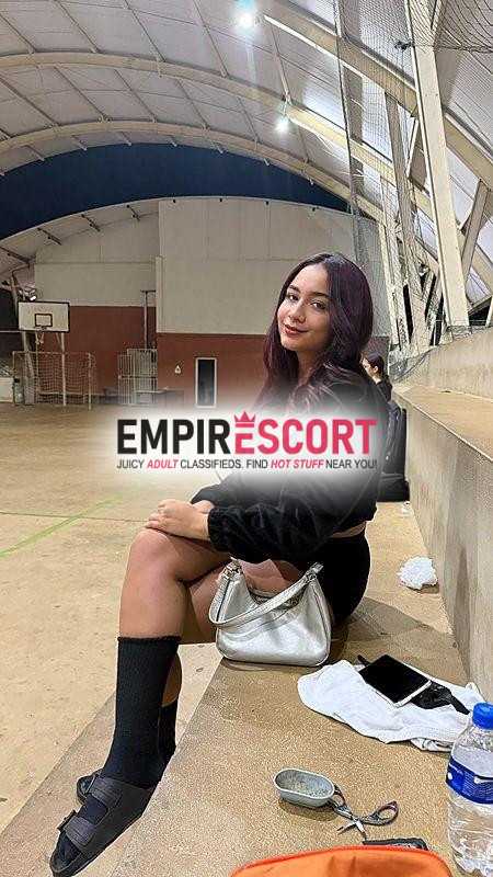 ruivinha apertada com local🤫