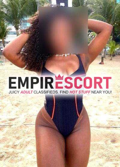 pretinha carinhosa e agradável fascinada em um sexo sem frescuras.