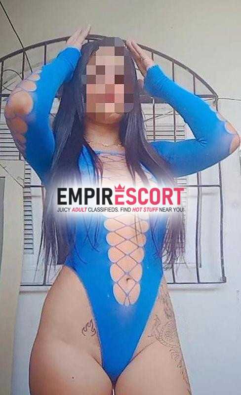 clara branquinha safadinha sem frescura sentando e chupando até as bolas bem gostoso .